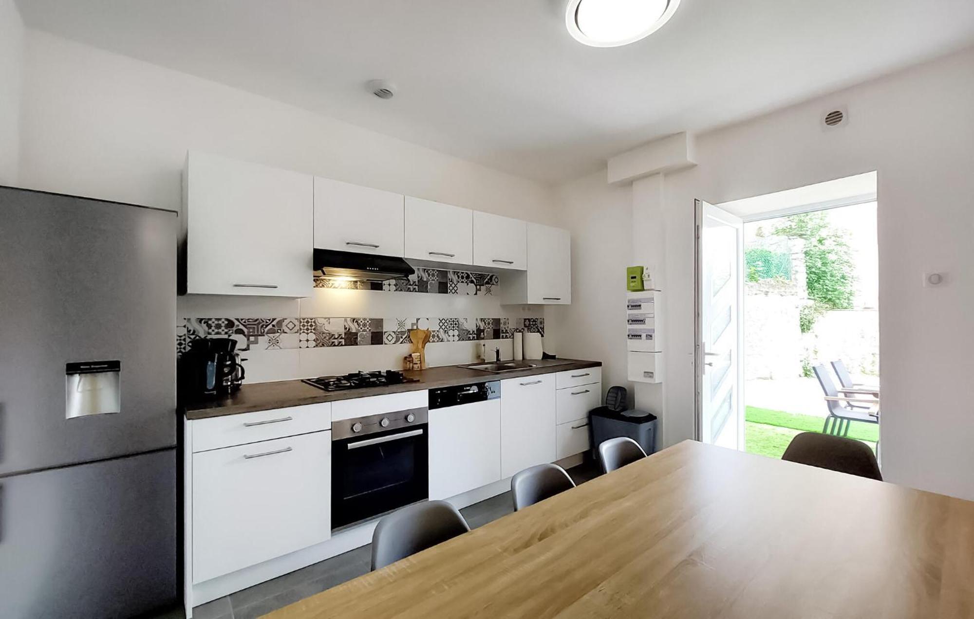 2 Bedroom Beautiful Apartment In ル・ティヨ エクステリア 写真